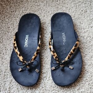 Vionic Women's Black and Leopard Sandals